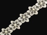 Borte Blüte mit Perle  Maderira-, Spitzenborten